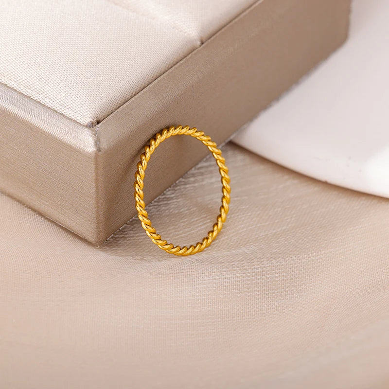 Gold Spiral Twist Finger Rings