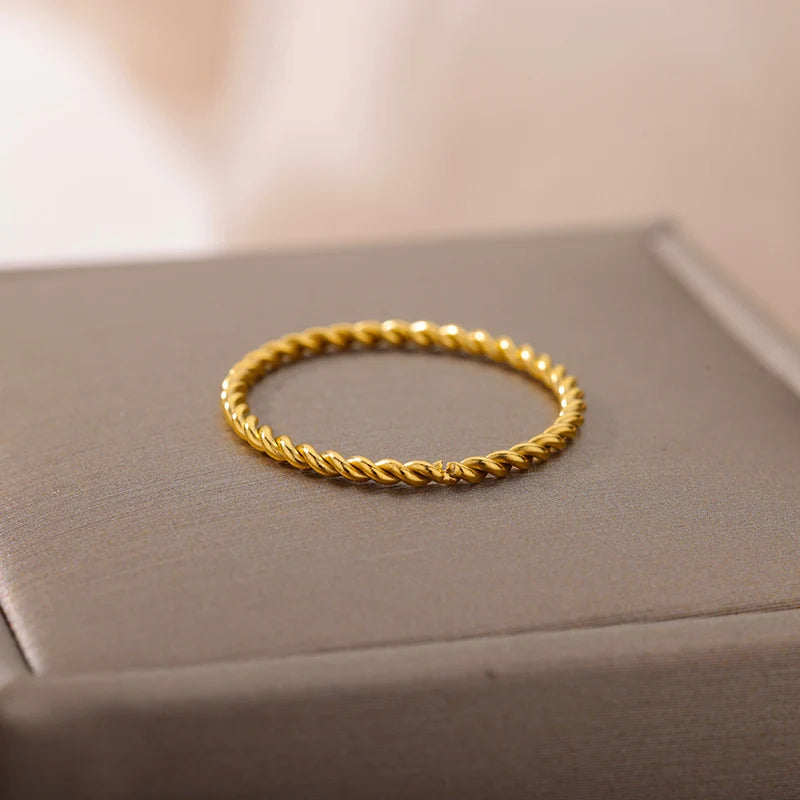 Gold Spiral Twist Finger Rings